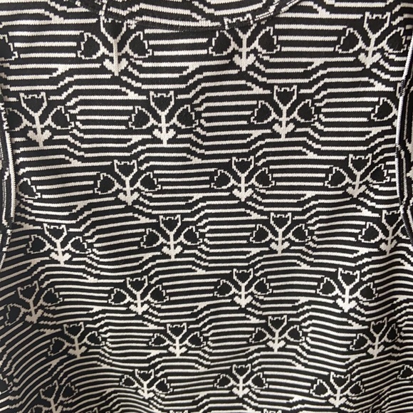 S 🔖 ZARA Tulip Tank Crop Top Black White - Picture 3 of 10